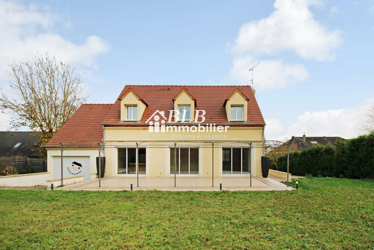 Maison à RAMBOUILLET