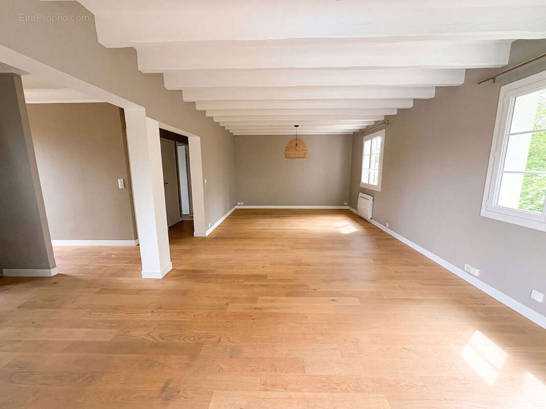 Jolie maison familiale avec appartement indépendant - Bassussarry - Rare sur le marché - photo 5