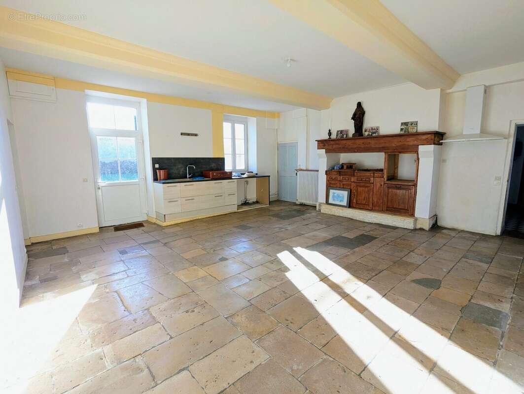 cuisine - Maison à DEUX-JUMEAUX