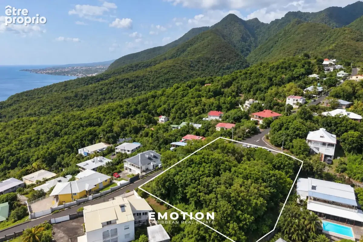 Terrain de 2 220 m2 avec vue mer à 180 - - photo 3