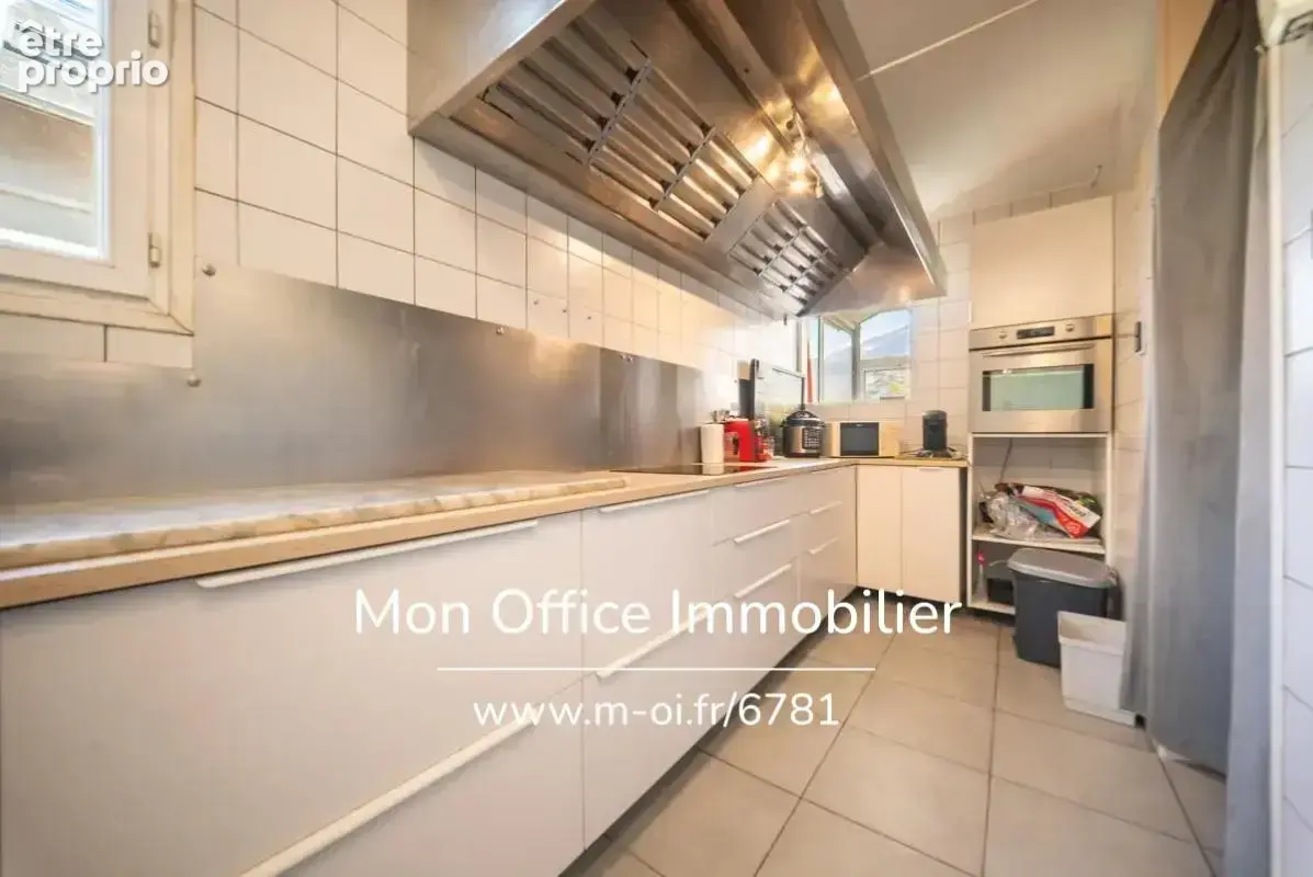Référence : 6781-CLG. - Maison d'environ 400m² à fort potentiel au cœur de l'Embrunais - photo 9