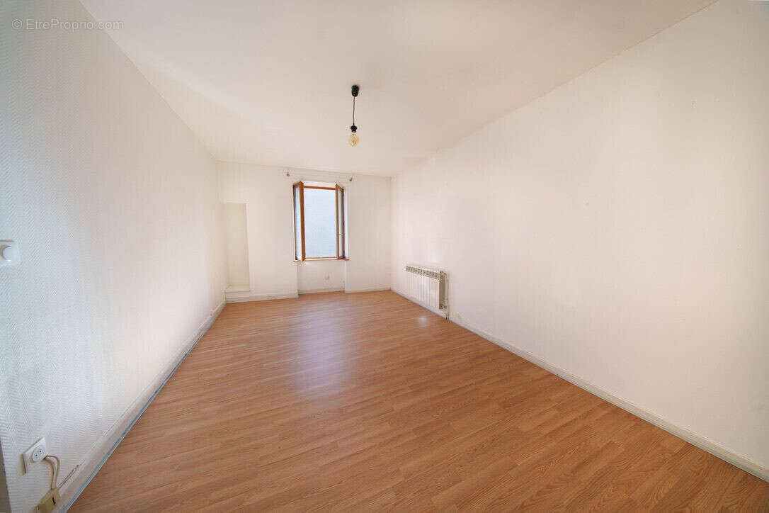 Maison 69 m² à Aigueperse  - photo 7