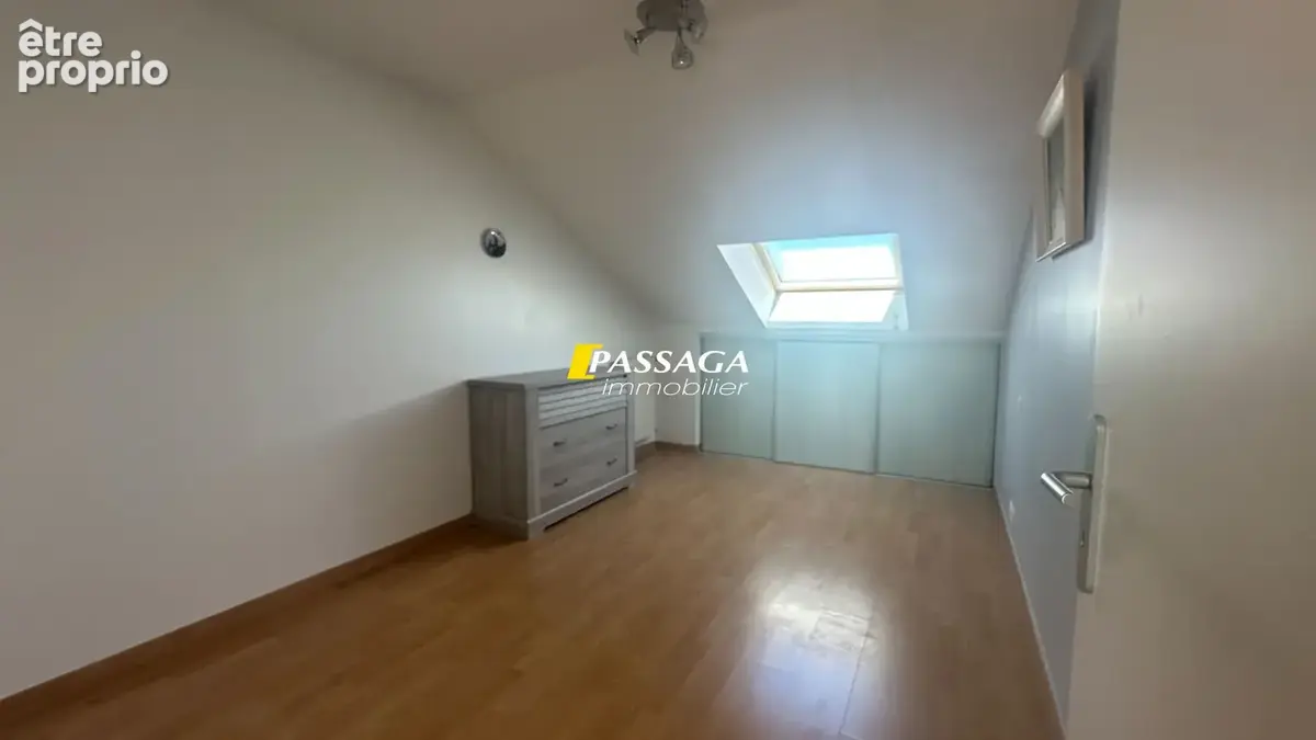 A VENDRE - Appartement 3 pièces avec grand garage - ONET LE CHATEAU - photo 7