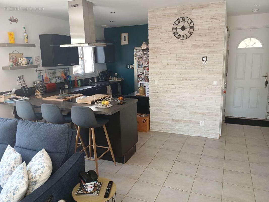 Maison T5 de 108 m2 sur 1705m² de terrain au calme - Camps La Source - photo 9