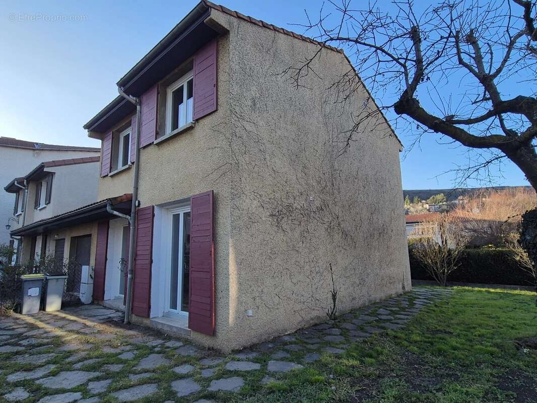 Vals près Le Puy, maison F4 sur 2 niveaux - photo 9