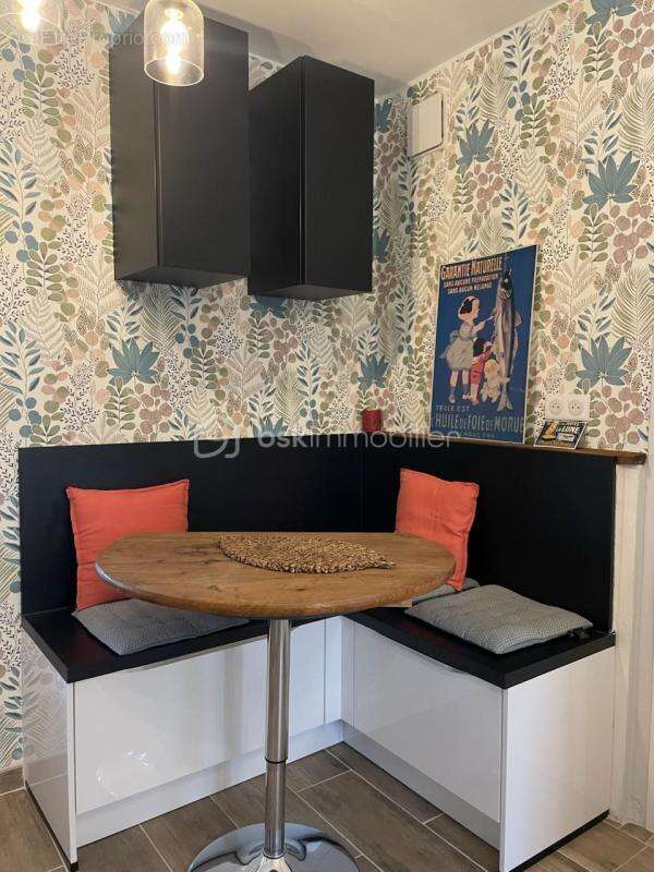 Maison à VERT-LE-PETIT