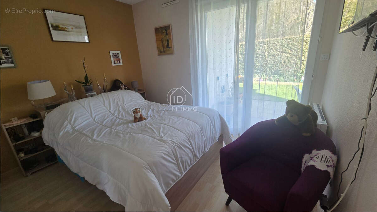 Autre à SAINT-SEURIN-SUR-L'ISLE