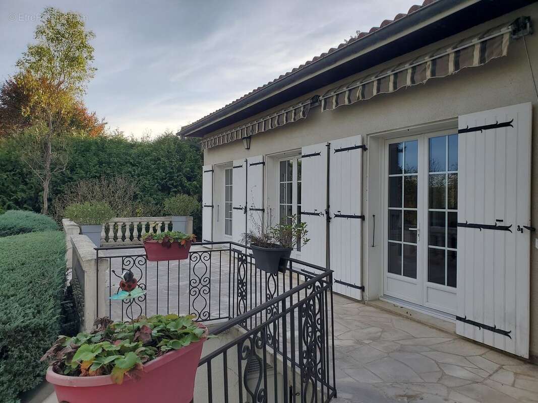 Maison à CHAMPNIERS