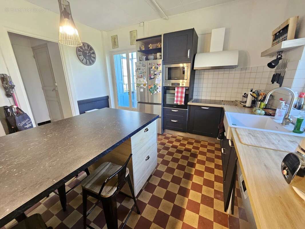 Maison à MONTROND-LES-BAINS