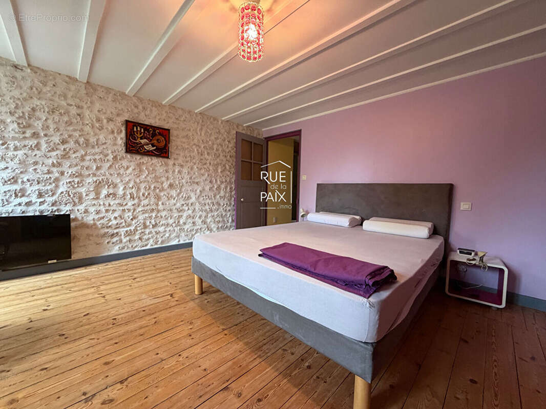 Maison à AZAY-LE-BRULE