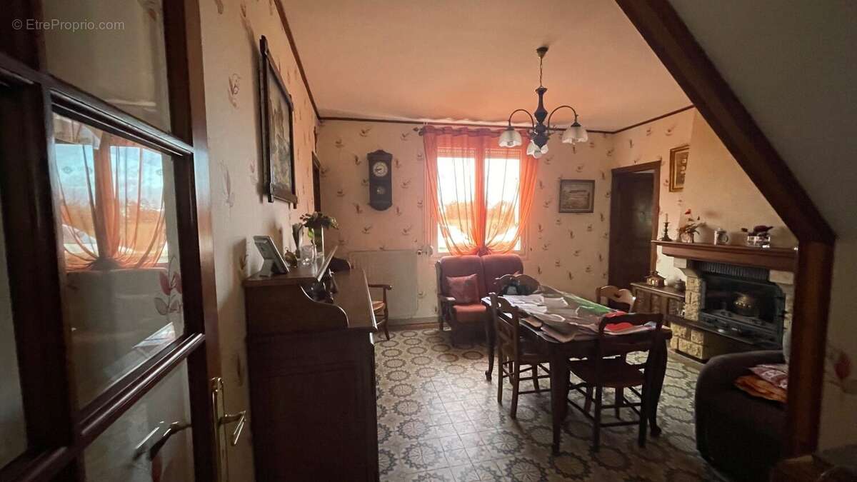 Maison à MESNIL-SAINT-NICAISE