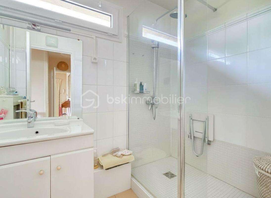 Appartement à VILLE-D'AVRAY