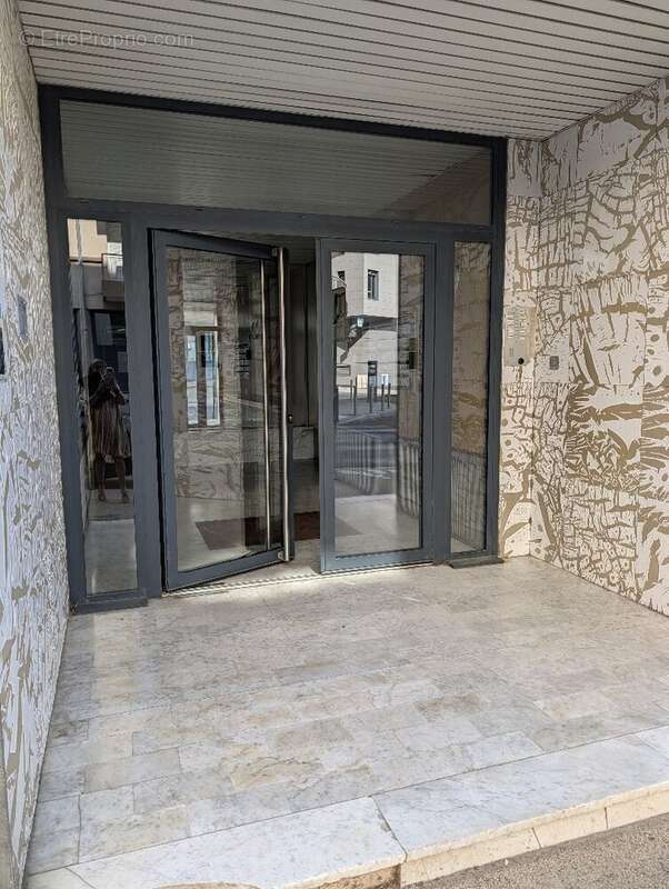 Spacieux T3 de 95 m² avec terrasse d'exception (27 m²)  Prestations haut de gamme - photo 9