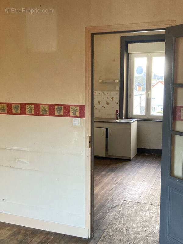 Maison à DONVILLE-LES-BAINS