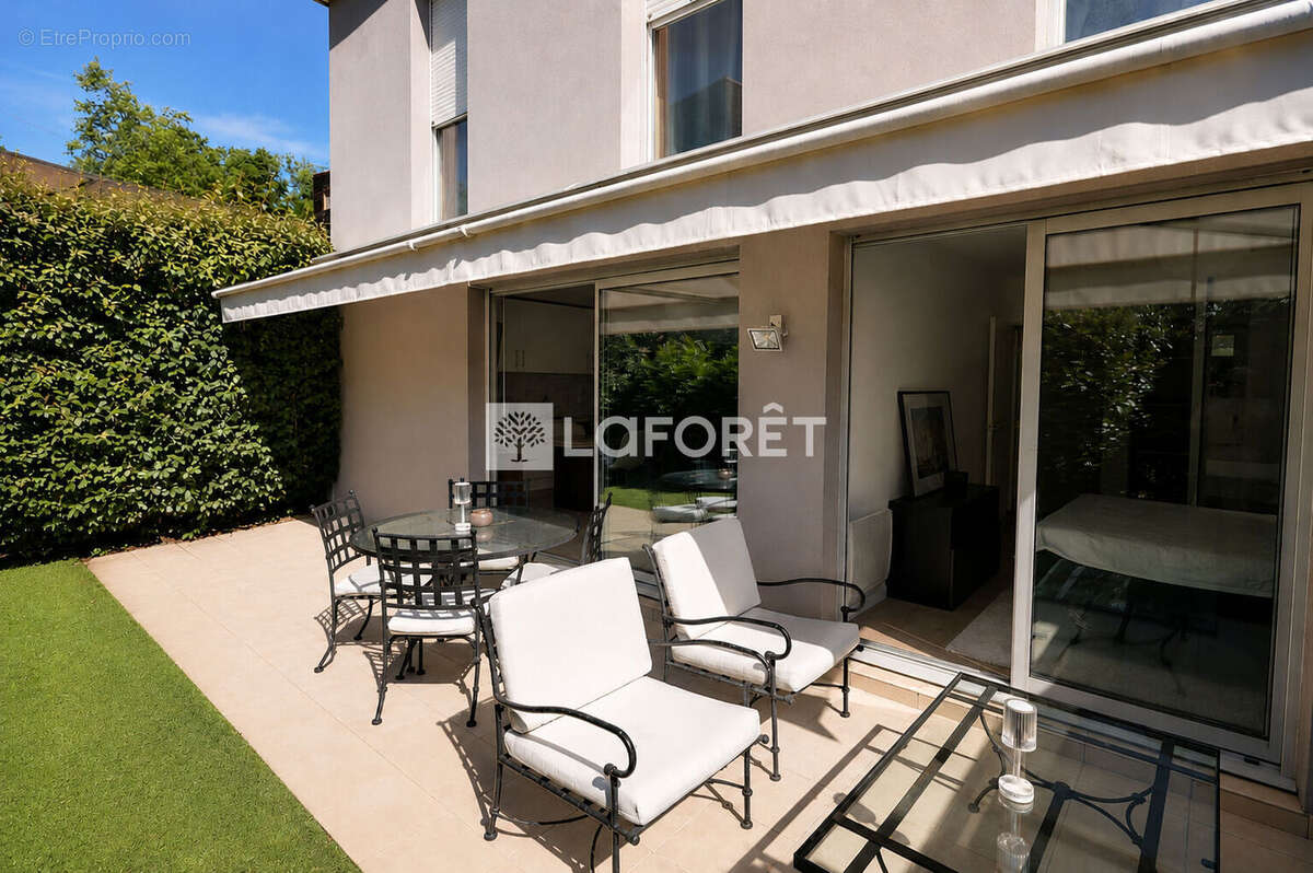 Appartement à VALBONNE
