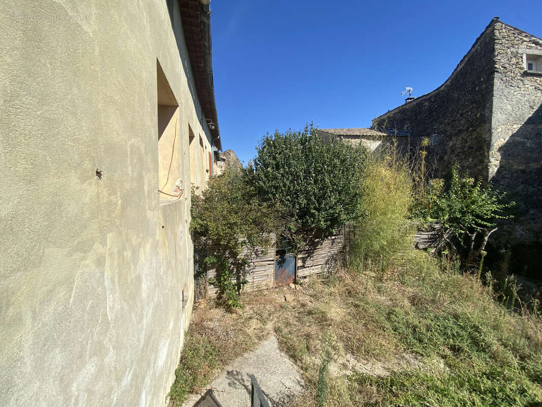 Maison à SAINT-MARCEL-DE-CAREIRET