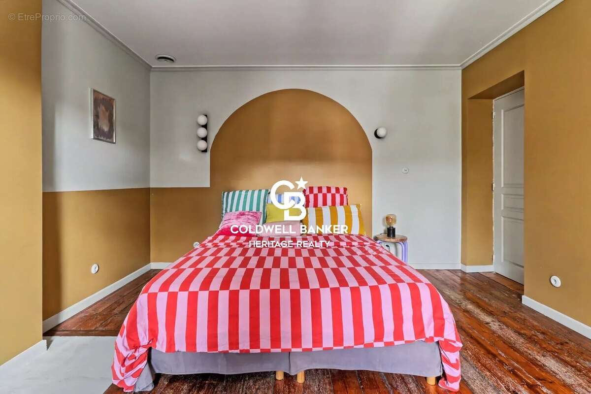 Maison à COLLONGES-AU-MONT-D'OR