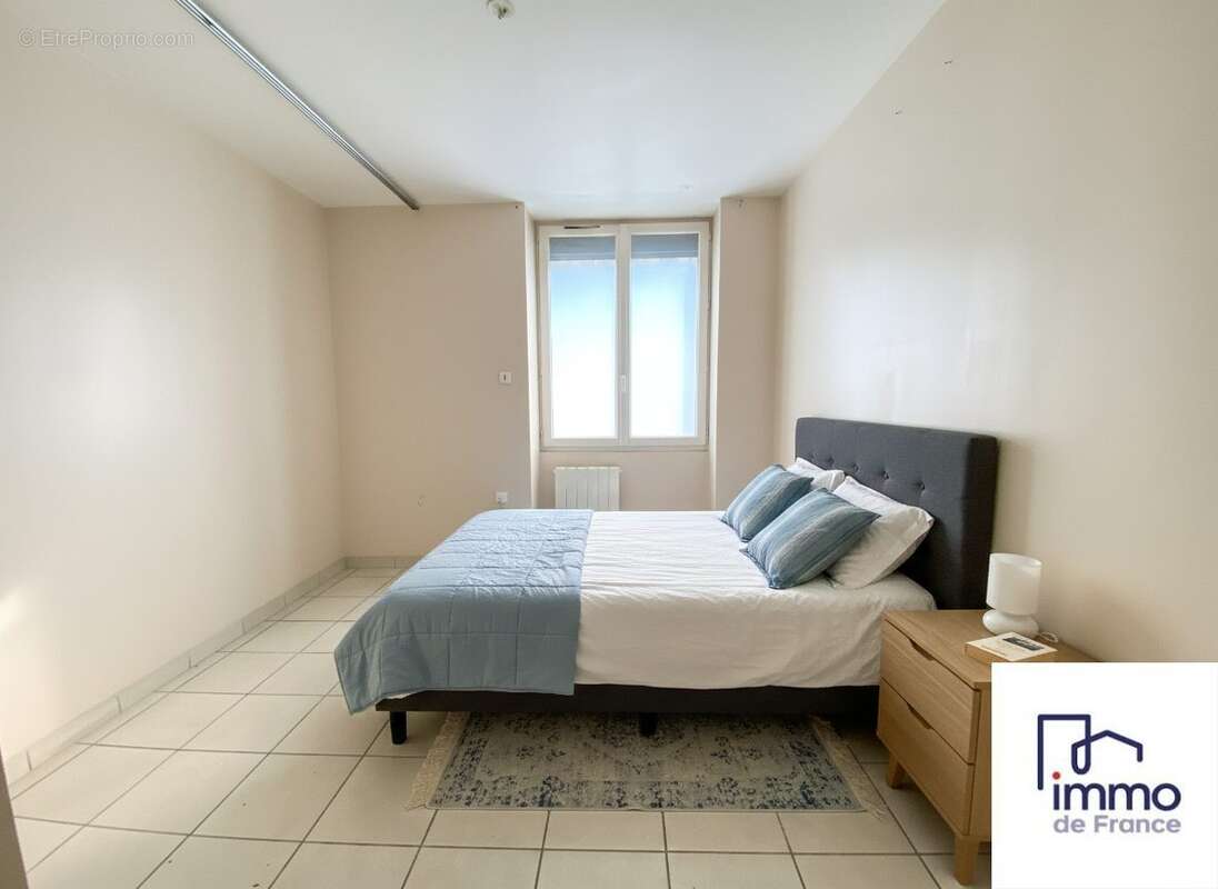 Appartement 341 m² à Pont-Eveque  - photo 3