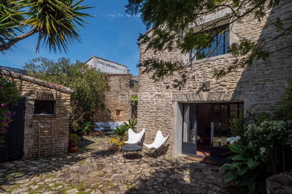 Maison à LES PORTES-EN-RE
