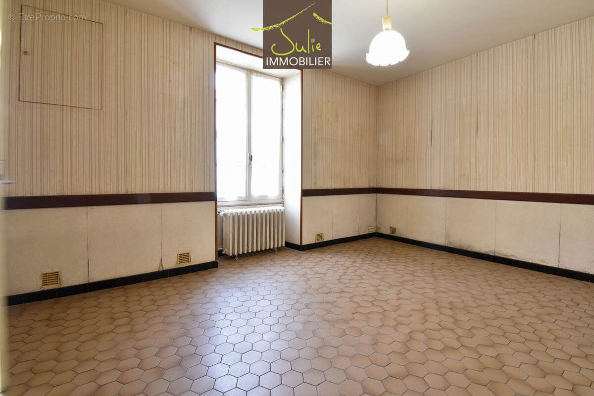 Maison à LA FORET-SUR-SEVRE