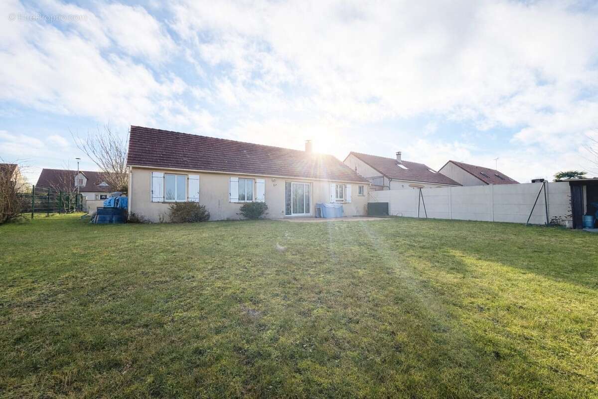 Maison à NEUVILLE-AUX-BOIS