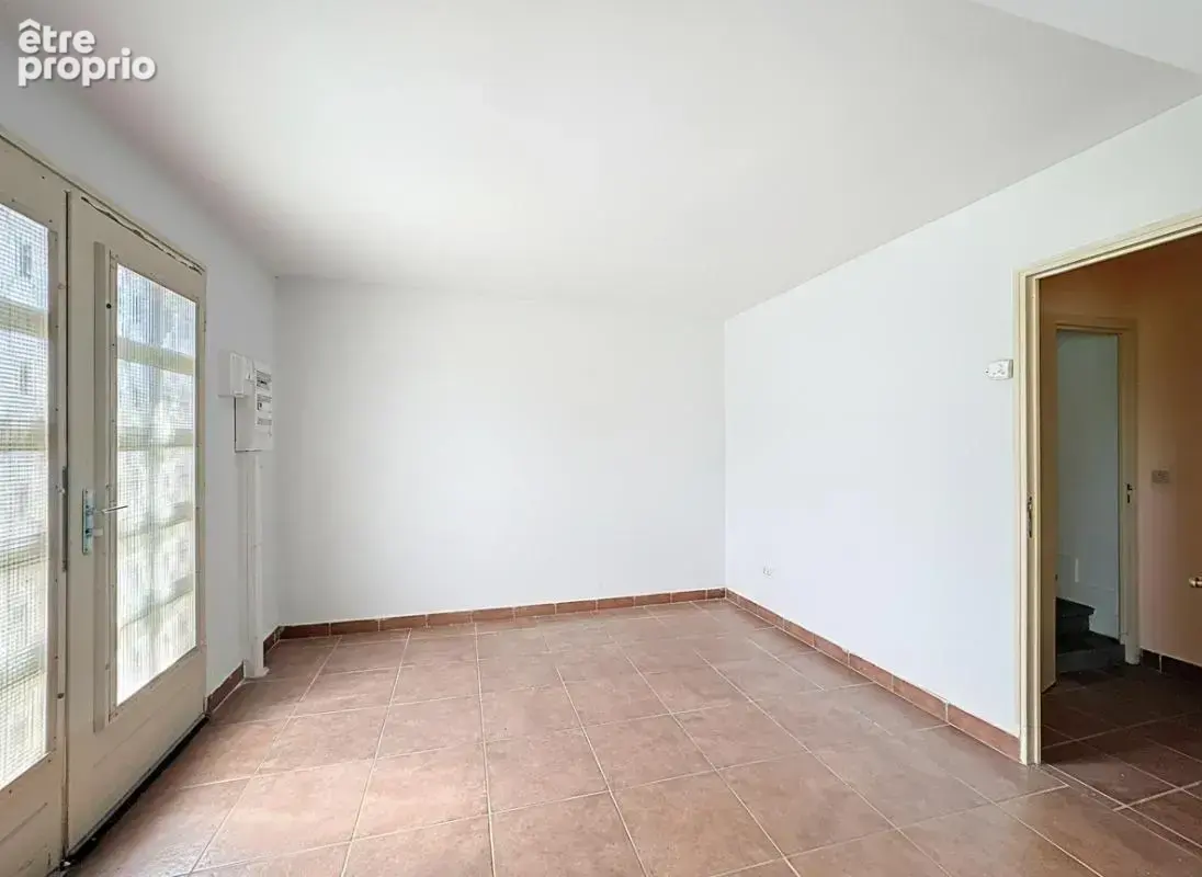 Maison familiale 6 chambres  Volumes exceptionnels, DPE C et garage XXL de 40 m2 - photo 3