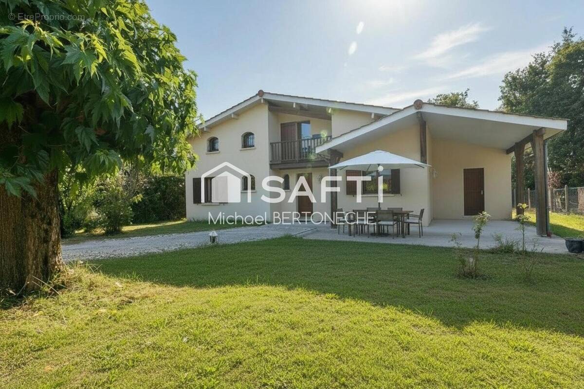 Photo 1 - Maison à LA LANDE-DE-FRONSAC