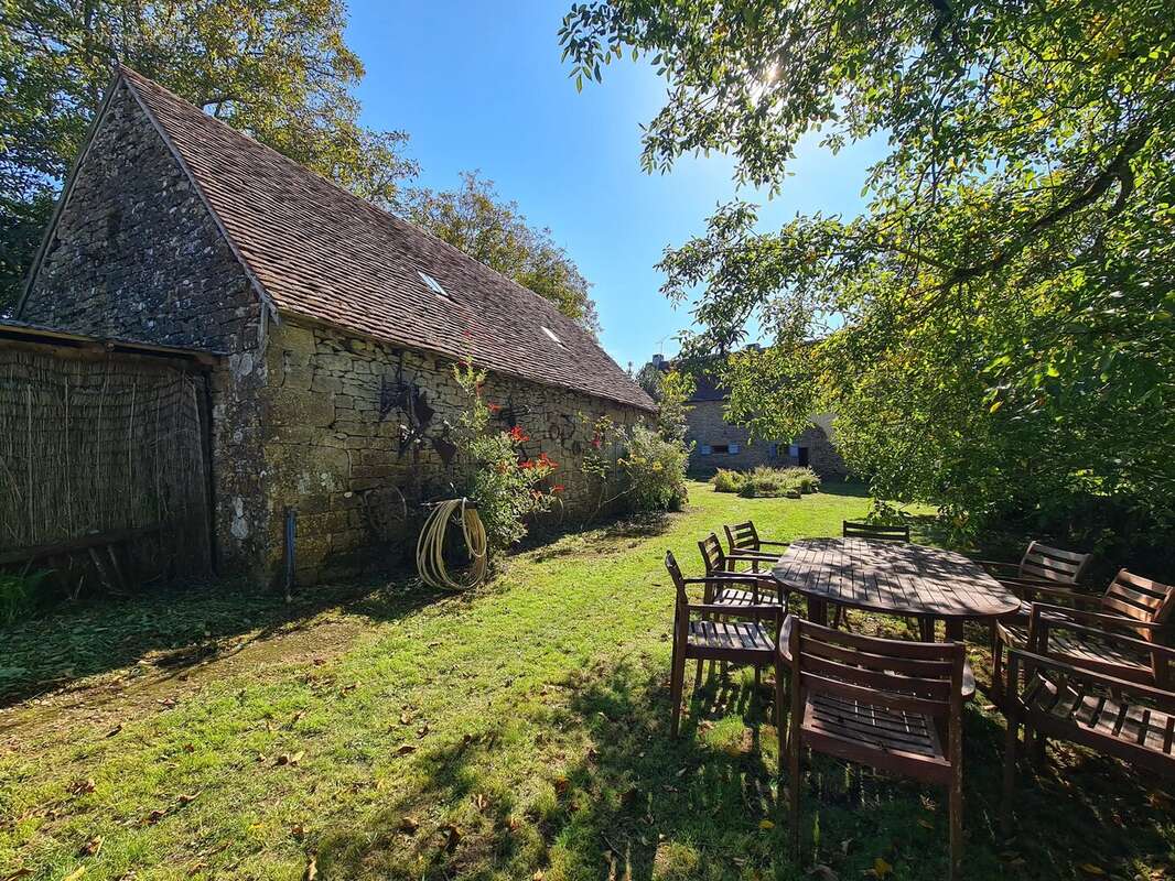 Ferme en pierre authentique avec piscine dans la campagne du Lot - photo 12