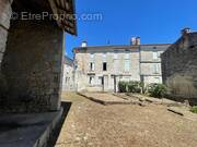Maison à LA TOUR-BLANCHE