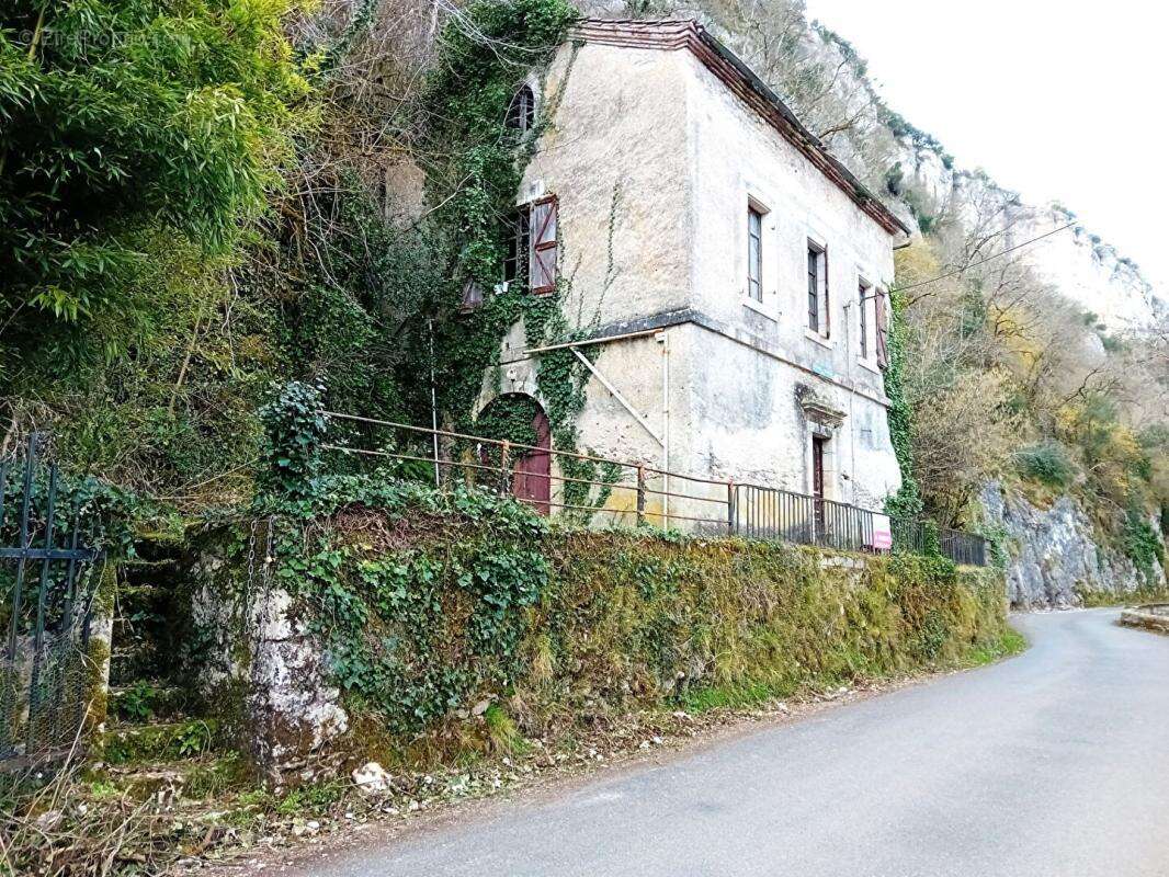 Maison à SAINT-CIRQ-LAPOPIE