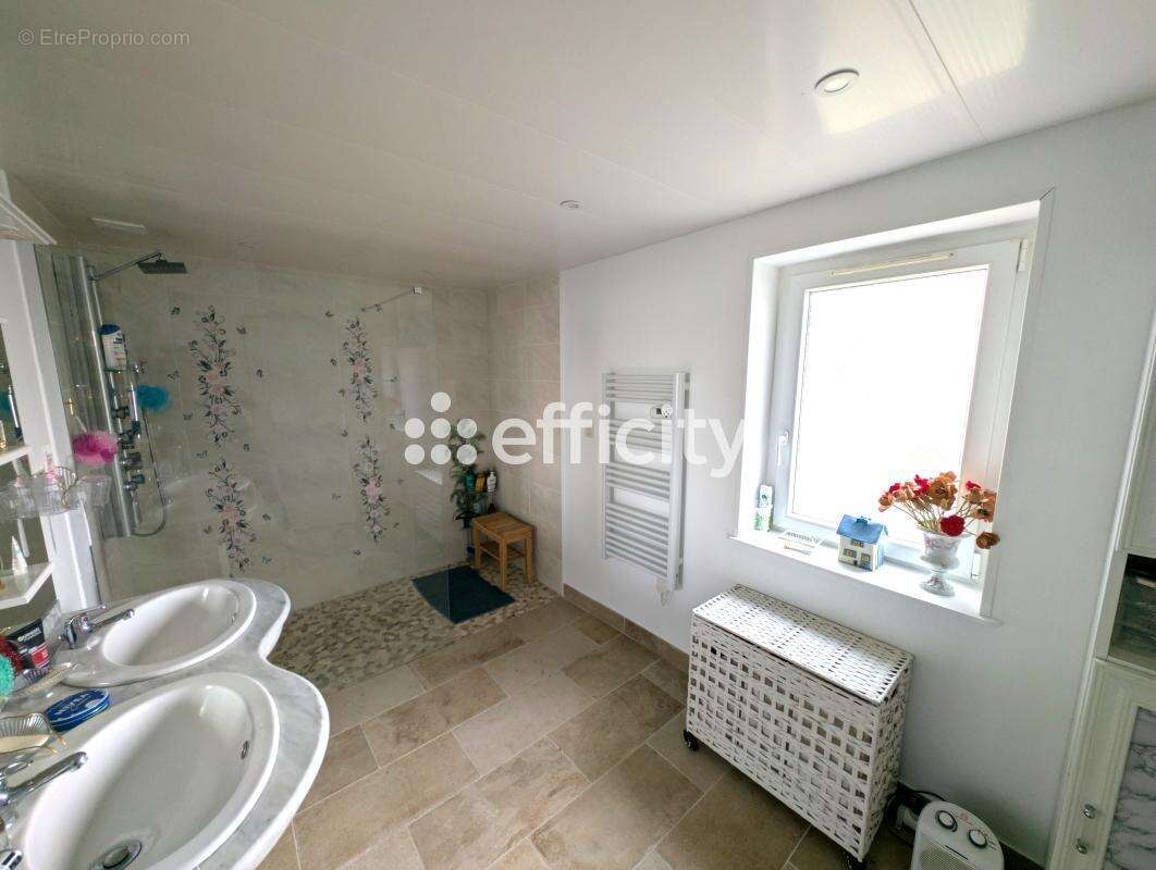 Maison à THIETREVILLE