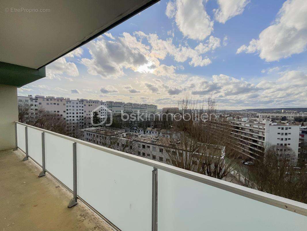 Appartement à FRESNES