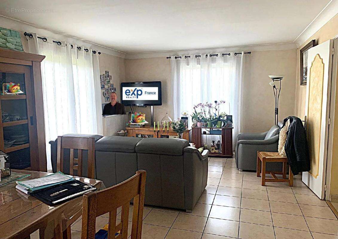 Maison à LA CHAPELLE-DES-MARAIS