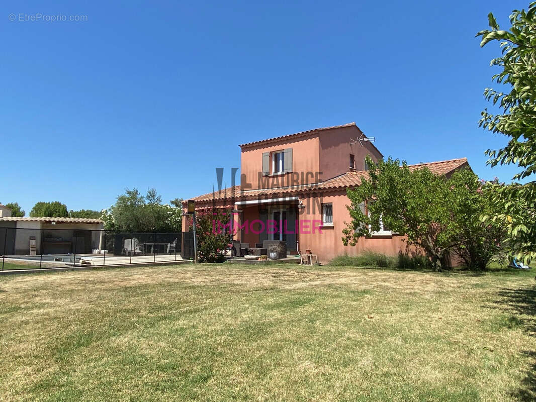 Maison à L'ISLE-SUR-LA-SORGUE