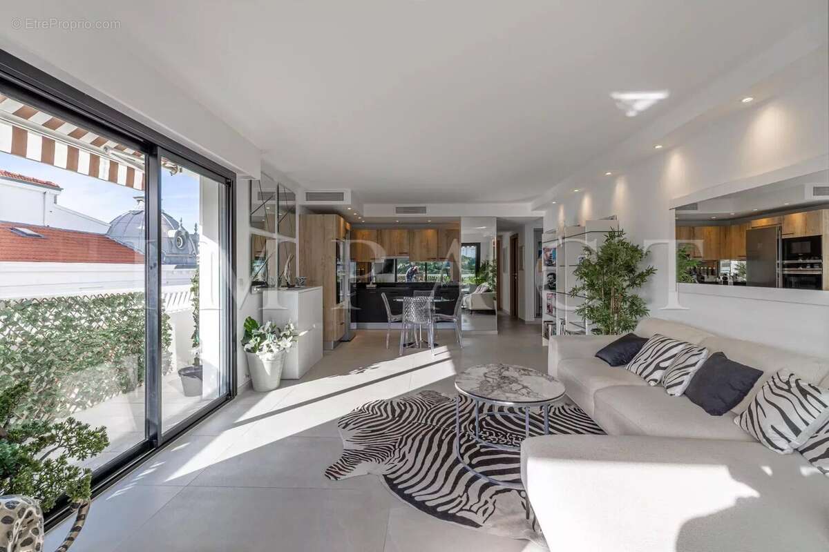 VENTE Appartement moderne à Cannes avec terrasse - photo 3