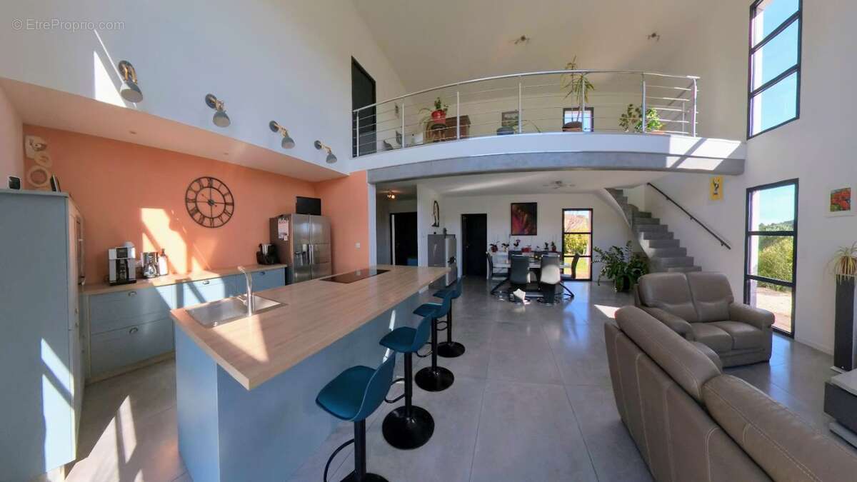 Maison 175 m² à Escales  - photo 33