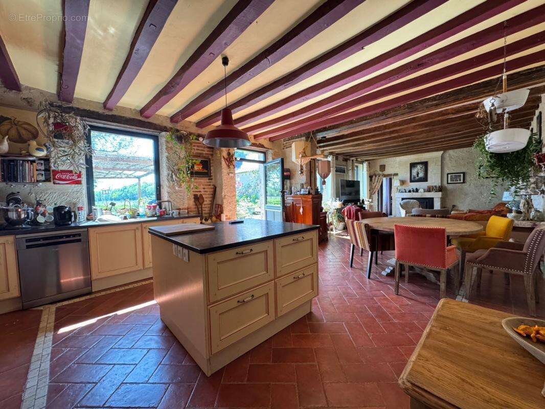 Propriété de charme avec potentiel gîte et équestre – 4,1 hectares - photo 6