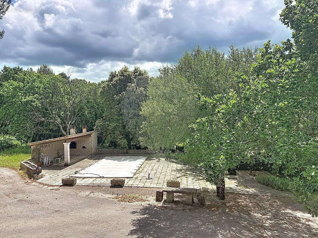 Maison à SAINTE-ANASTASIE