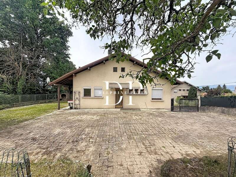 Maison à VETRAZ-MONTHOUX