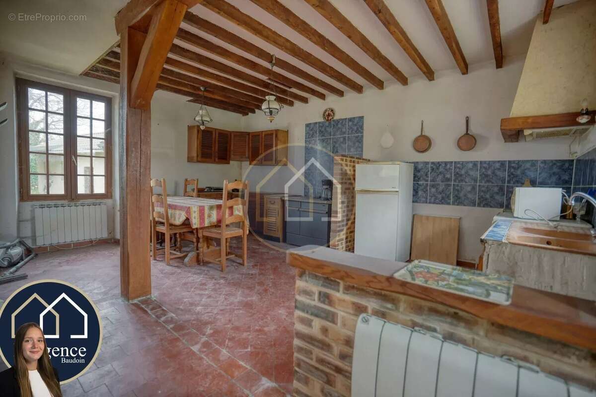 Maison à TREMBLAY-LES-VILLAGES