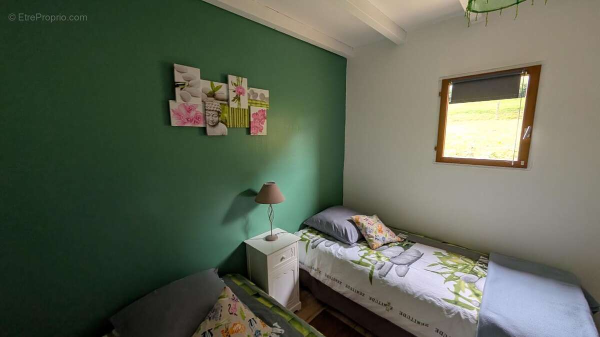 Appartement à SAINT-CLEMENT-DE-VERS