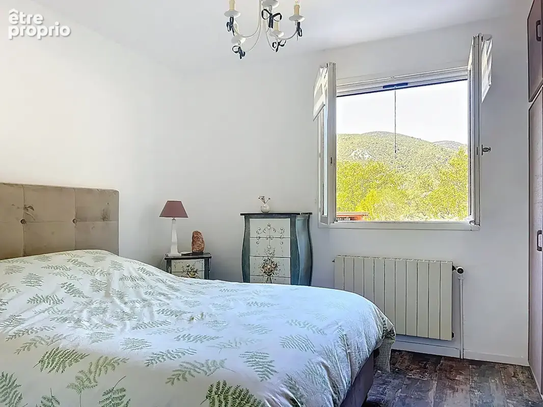 RARE & EXCLUSIF ! Propriété face au Luberon, 190 m2 et 50 m2 de garage sur 2.2 ha - photo 6