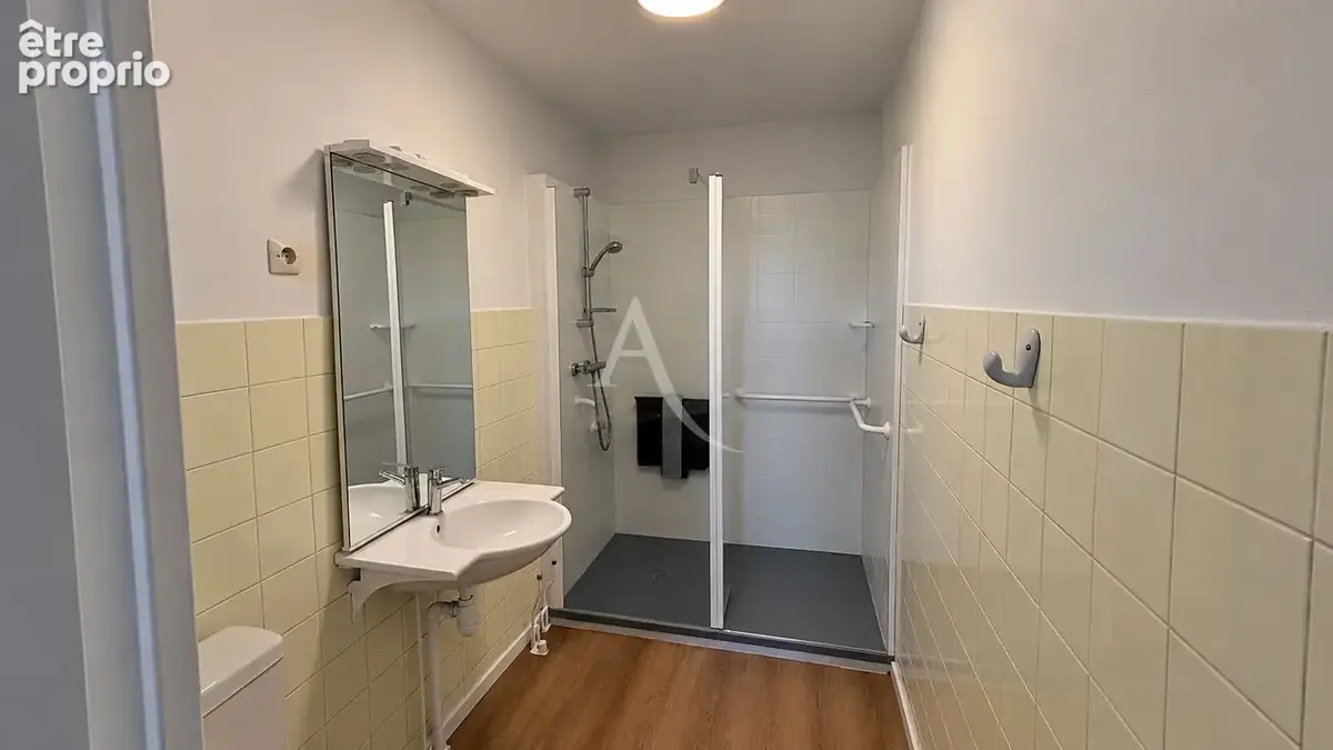 Joli T2 récemment rénové de 61m²  avec stationnement et ascenseur - photo 6