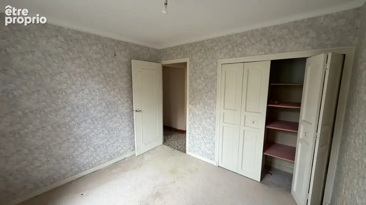 Maison avec garage et dépendance - photo 17