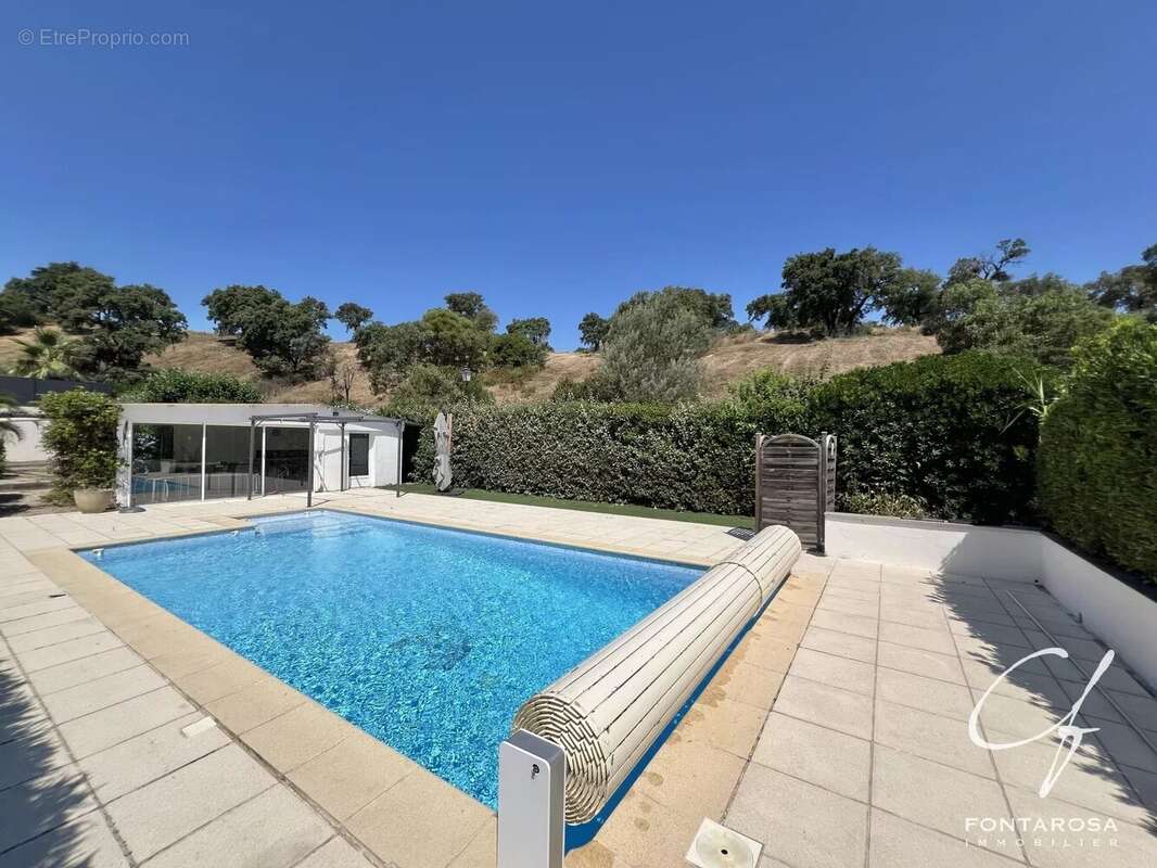 Maison à LES ISSAMBRES