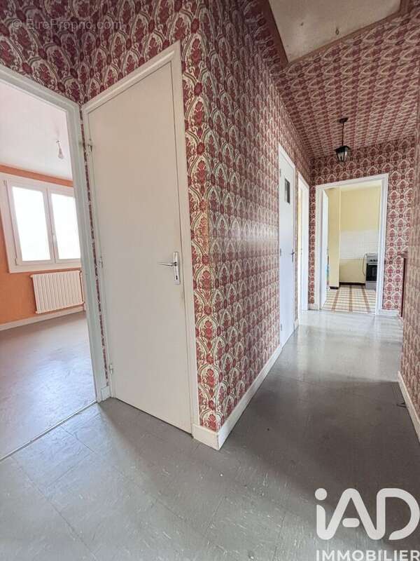 Maison 98 m² à Pierrefort  - photo 8