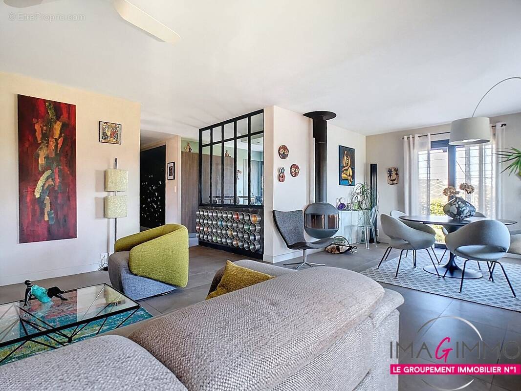 Maison à VAILHAUQUES