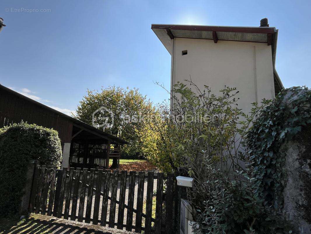 Maison à LA TERRASSE