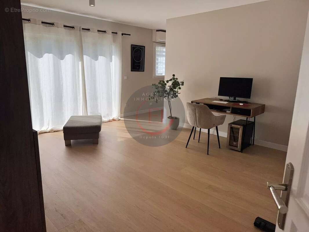 Maison à LES ADRETS-DE-L&#039;ESTEREL