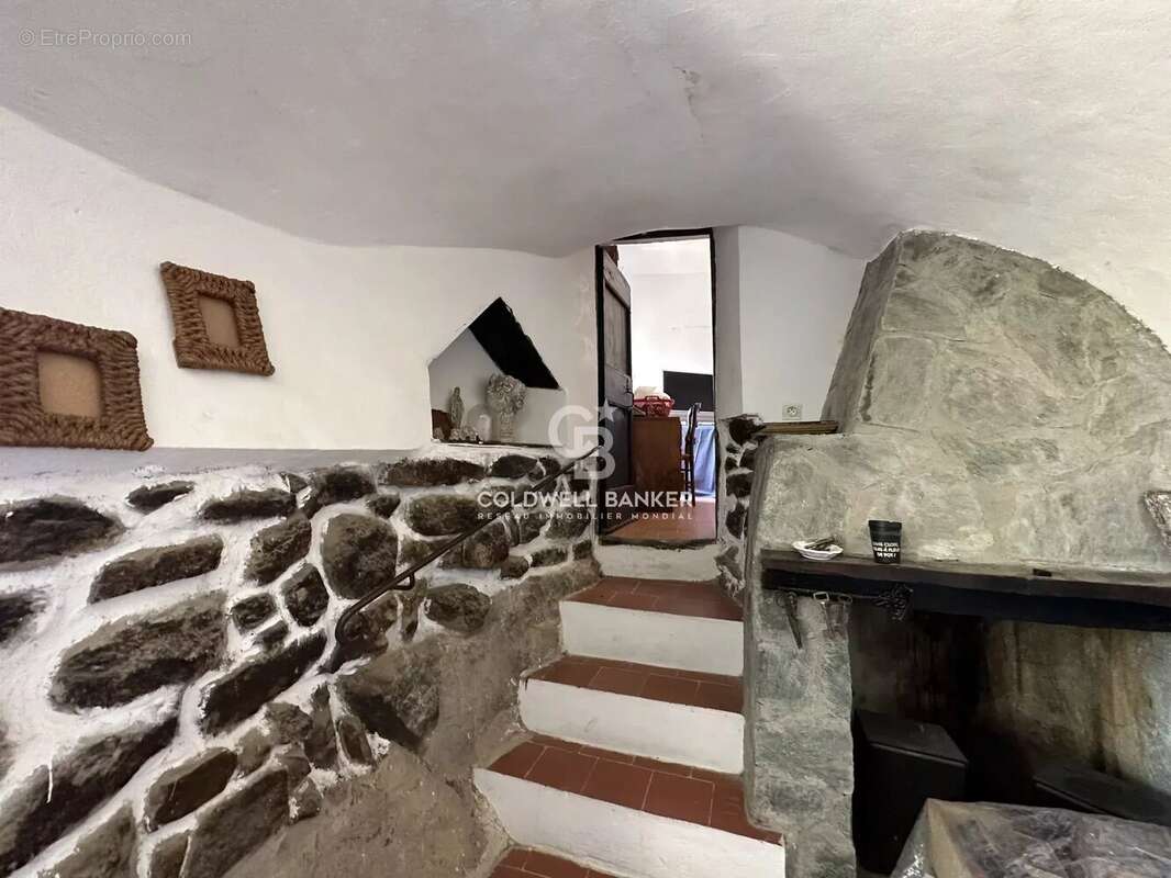 Sant'Antonino - Maison de village à rénover - Terrasses & vue montagne - photo 5